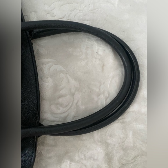 2pc Betsey Johnson shoulder bag & XL wristlet VGUC - Picture 5 of 8